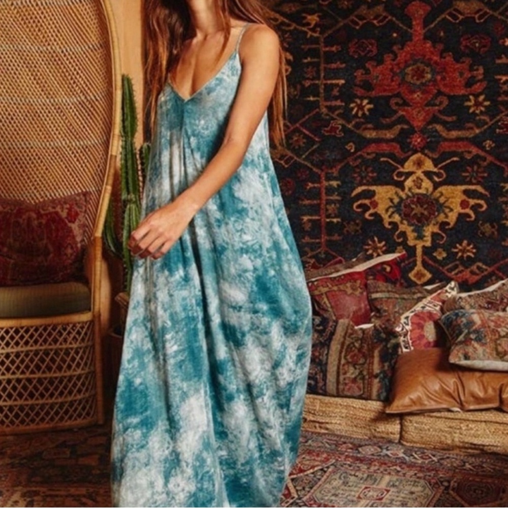 BUCKETLIST Blue Green Tie Dye Pocket Maxi Dress - Picture 2 of 5